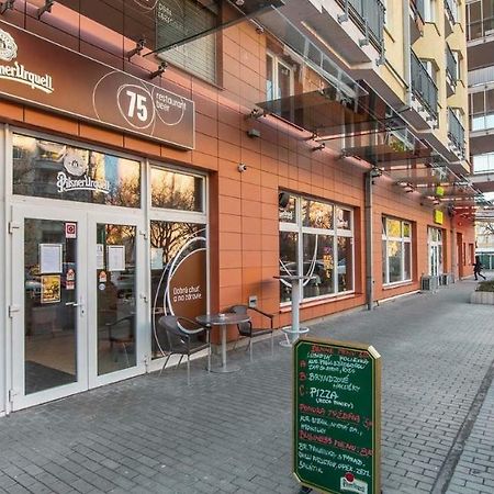 Brand New Apartment. Parking Spot Included! Bratislava Exterior photo