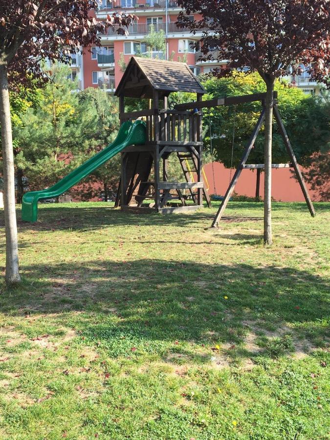 Brand New Apartment. Parking Spot Included! Bratislava Exterior photo